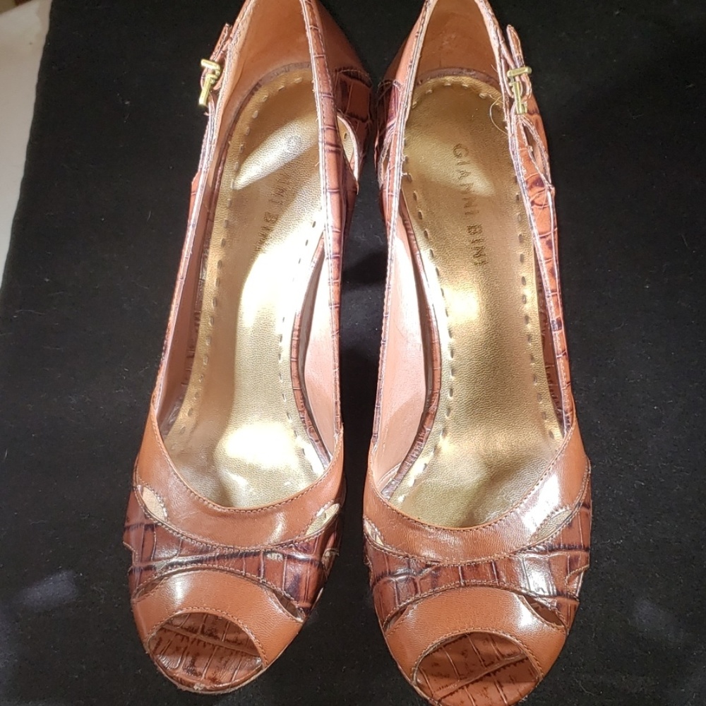 Size 10 Giani Bini open toe heels
